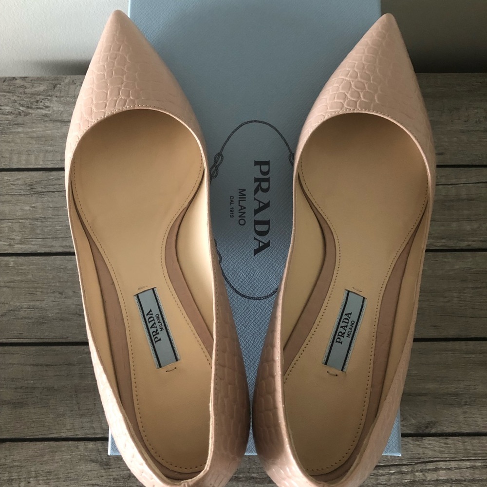 New, Prada Croc-embossed leather pointy toe pump. - Picture 2 of 6